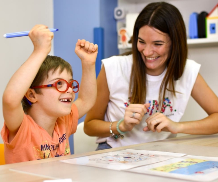 Fun*das bcn colabora con la Fundación Cromo Suma con una donación de más de 17.000€ en producto : Juntos sumamos.