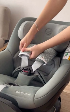 Cómo ajustar correctamente el arnés de la silla del coche del bebé