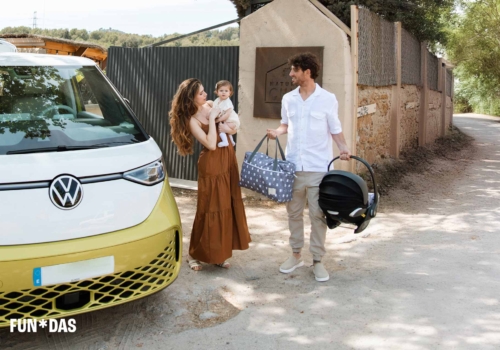 ¿Es seguro que tu bebé duerma en la silla del coche?