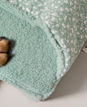 Descubre la nueva Cama Borreguito con solapa tipo cueva de lujo de Fun*das