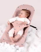 ¿Es seguro que tu bebé duerma en la silla del coche?