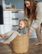 Los mejores tejidos para la ropa de bebé en invierno: seguros y suaves