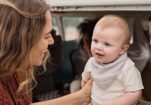 Cómo vestir a tu bebé en primavera