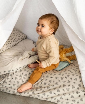 Cómo vestir la cuna en invierno: ¿fundas nórdicas, edredón o sacos?