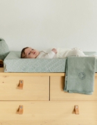 ¿Cómo conseguir dormir a tu bebé en su minicuna?