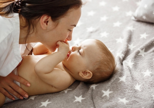 ¿Cómo cuidar la piel de tu bebé en primavera?