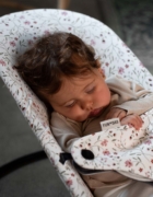 Cómo saber si tu bebé tiene calor: señales, sueño y prevención