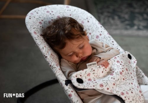 Dormir fuera de casa con tu bebé: cómo ayudarle a descansar mejor