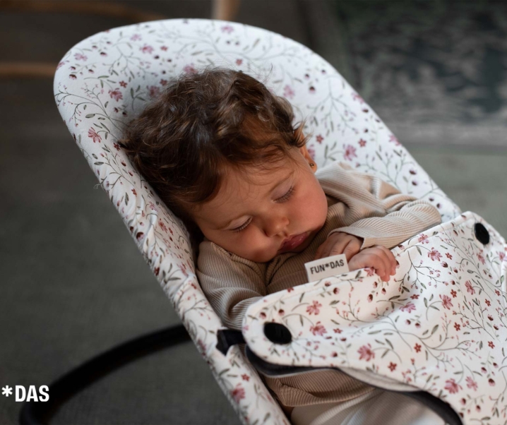 Dormir fuera de casa con tu bebé: cómo ayudarle a descansar mejor