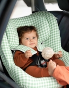 Todo lo que necesitas llevar en el coche si viajas con tu bebé este otoño