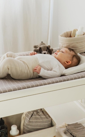 Cambio de hora sin caos: cómo adaptar la rutina de tu bebé sin estrés