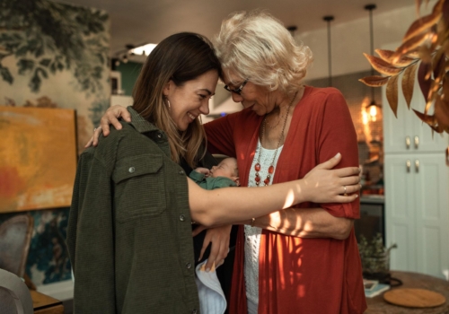 La importancia de la figura de los abuelos en los bebés