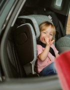 ¿Cuándo debo sentar a mi bebé en la trona?