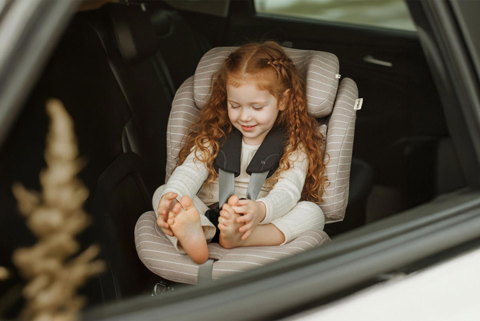 Todo lo que necesitas llevar en el coche si viajas con tu bebé este otoño