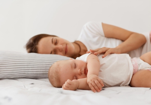 ¿Cuál es la rutina de sueño ideal para mi bebé de un mes?