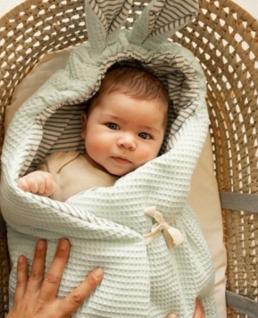 Cómo mantener calentito a tu recién nacido en el capazo