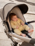 Dormir fuera de casa con tu bebé: cómo ayudarle a descansar mejor